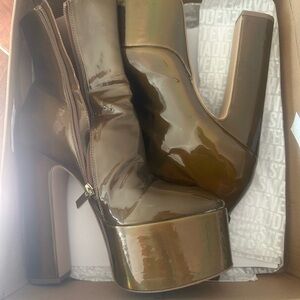 Steve Madden Olive Brown Platform Boots